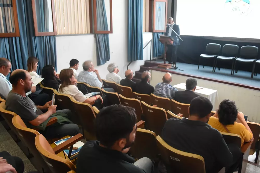 57bdc4ff-b34f-4d07-84d2-6f180164f573