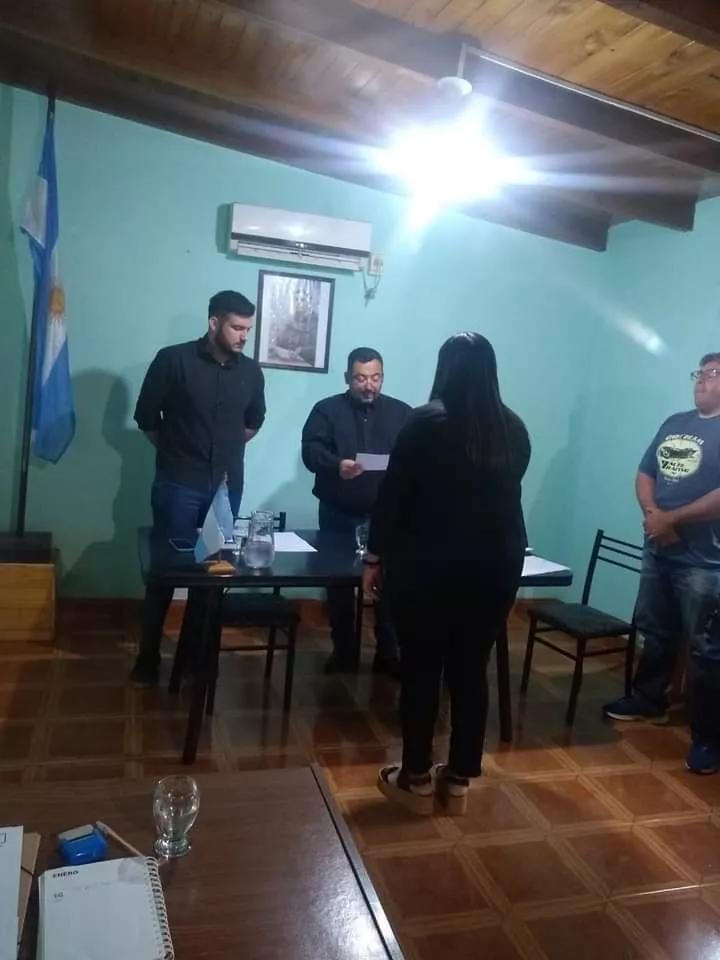 f8951254-f51e-4df2-b1c8-a821ed69ba5c