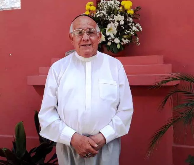 ecb84f38-e5a3-4c76-9d27-9e5576650cfe