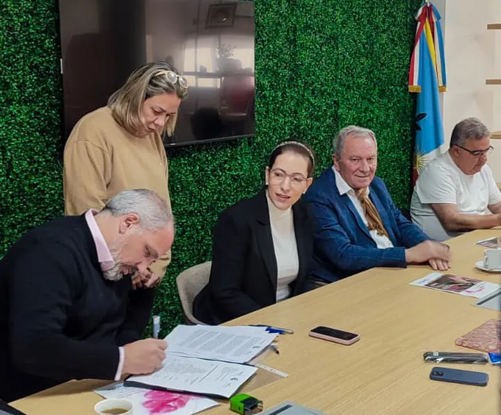 4df0cc5e-4c48-43ce-867c-05eaf742816d