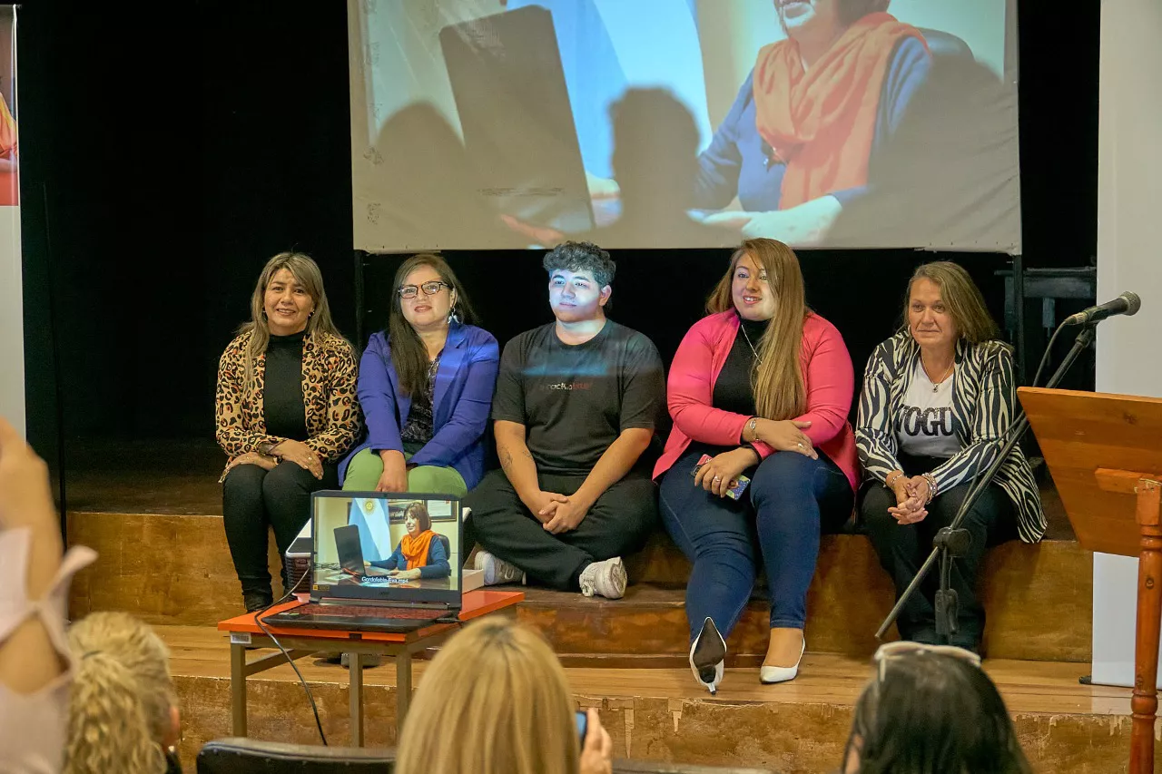 f6ceb48e-7cb5-4a08-8704-9020e76eb039