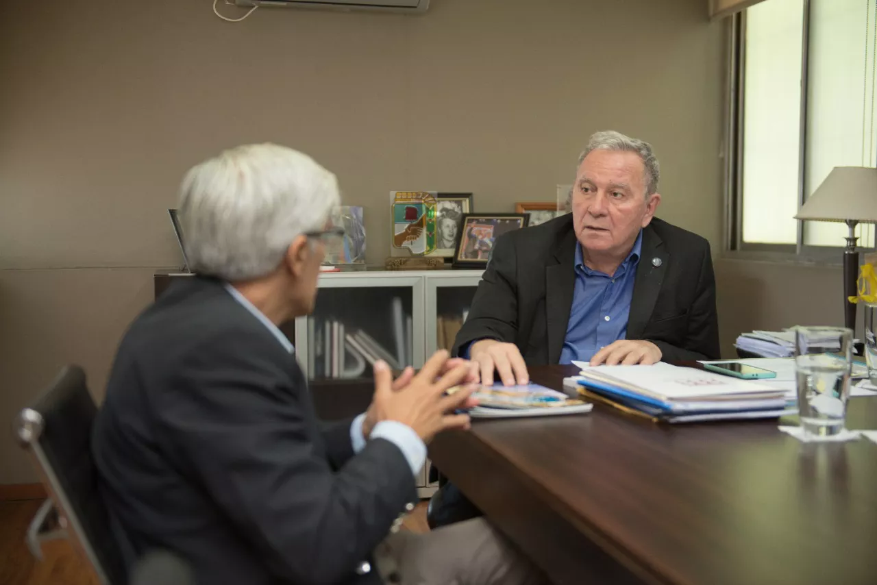 Vicegobernador junto a rector UNCA