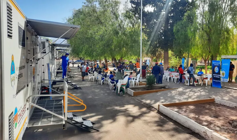 e2565353-bae9-4e8f-bdc5-105a86d31f6b