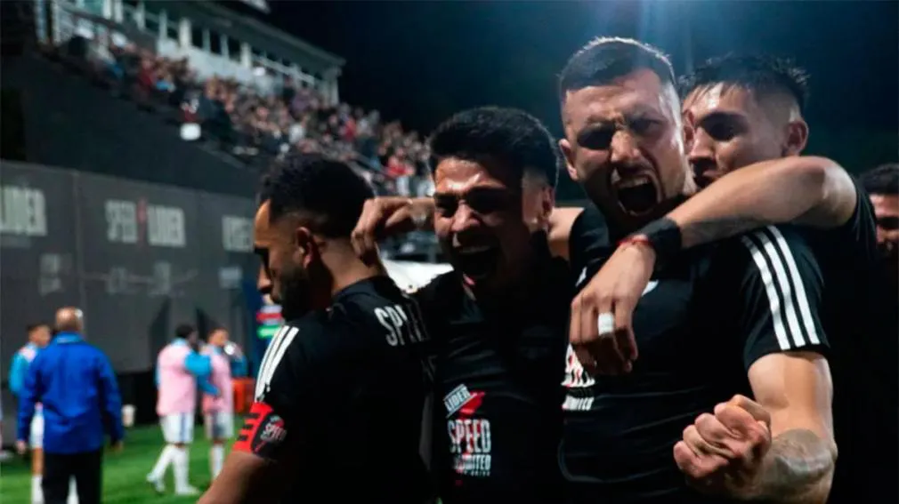 1010x567_deportivo-riestra-festejo-532393-215702