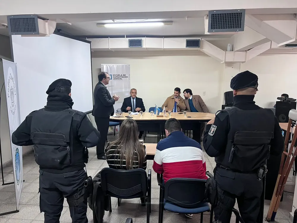 f3517f74-24b0-4e56-a388-43ad74e08b10