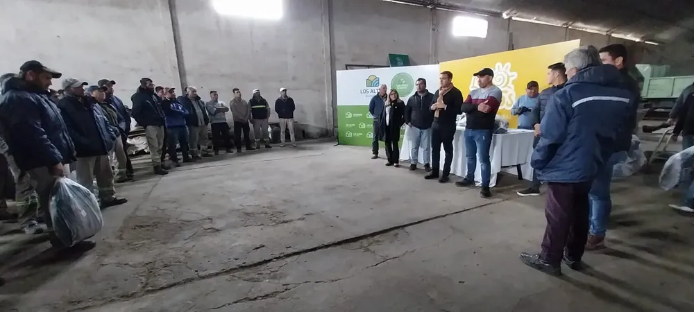 9a33e63b-721e-42f8-8f80-f42c8ca3899c