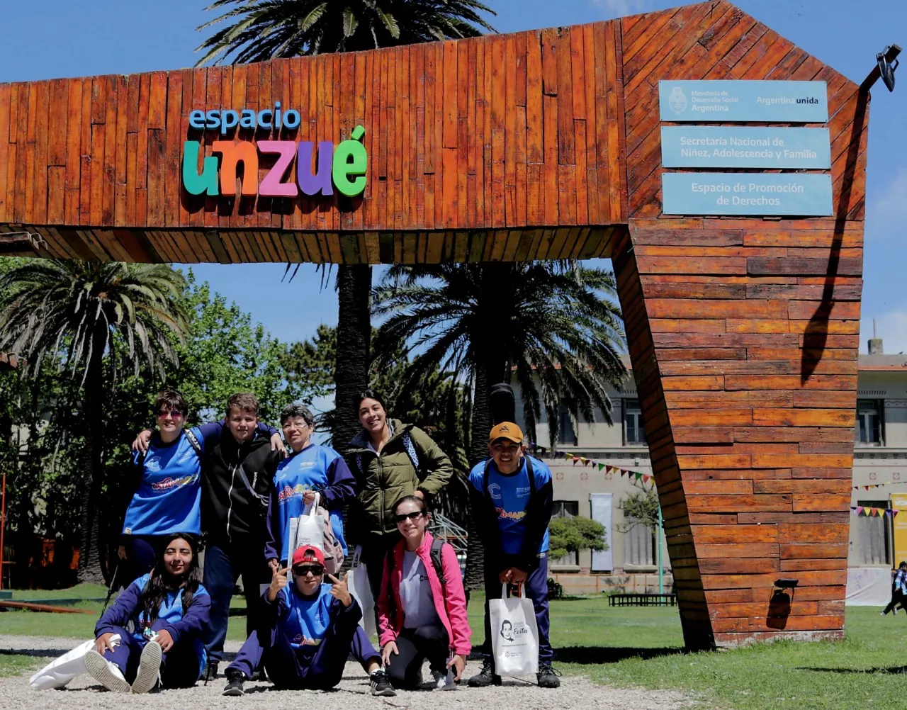 4cb71d0b-7c13-4033-811b-2805f3e4193a