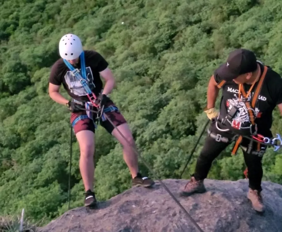 Rappel-en-el-Cristo-Redentor-en-El-Rodeo-1920x1581