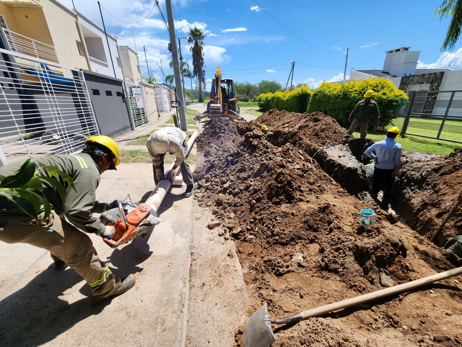 Mejoras en la red de agua y cloacas en Barrio Lomas del Mirador