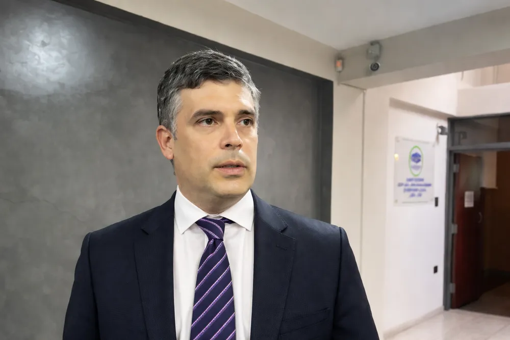 10-abr-2026-01_41_28-pm