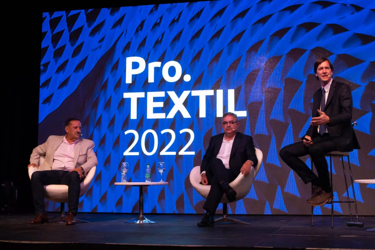 d2e28560-18cf-43bd-9f6e-04b9fce18dbd