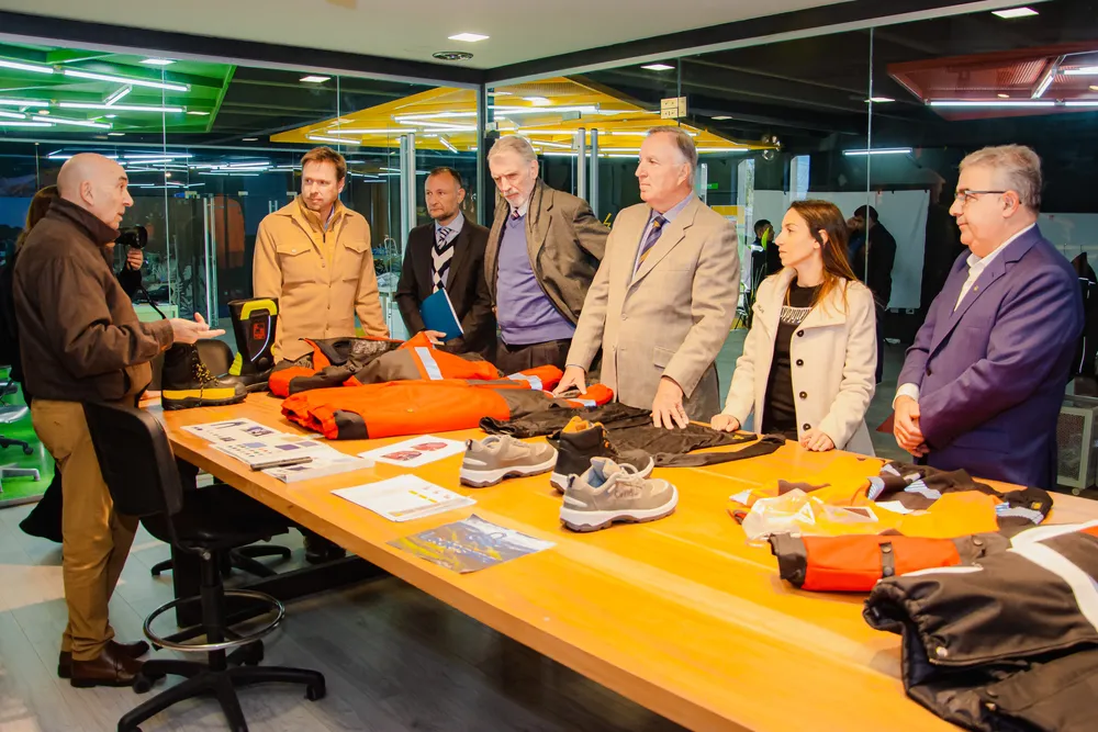 Raúl y el presidente del Banco Nación visitaron la planta Confecat