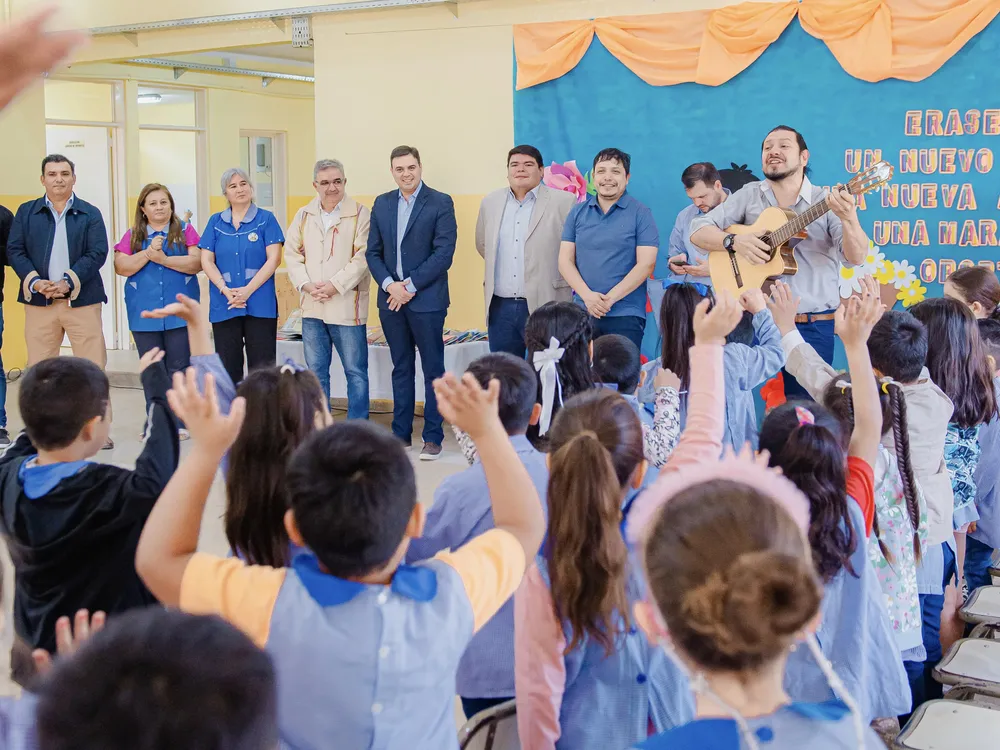 Raúl inauguró obras de infraestructura educativa en el Este
