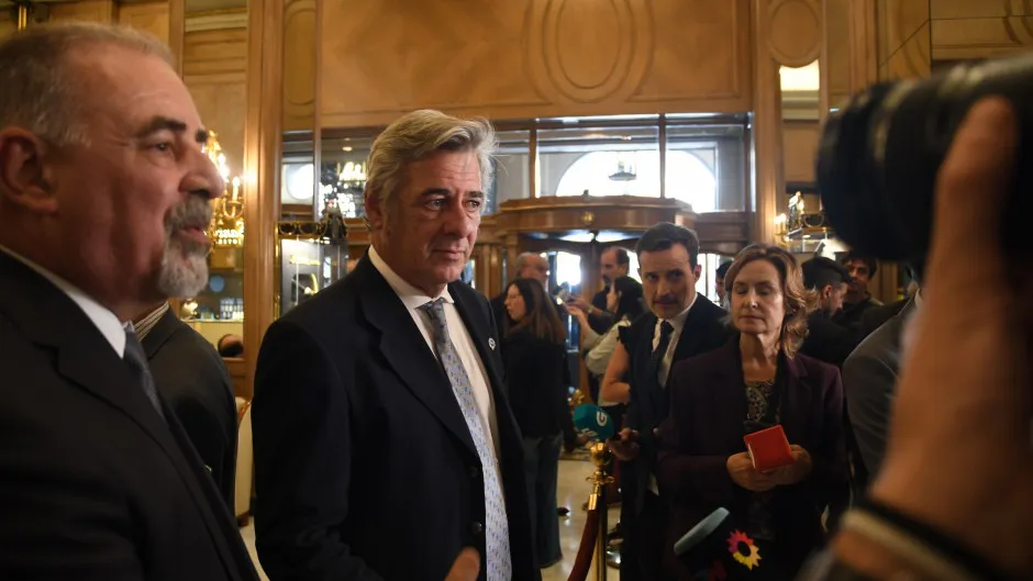 6559811104339_940_529!