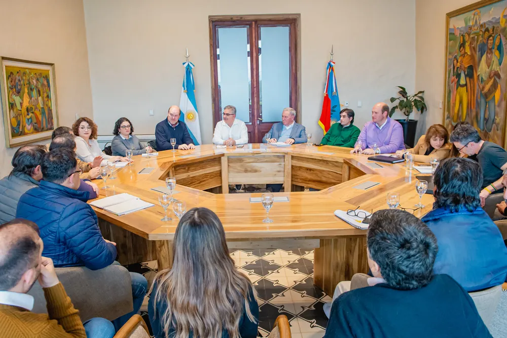 Catamarca y Grobocopatel inician diálogo para el desarrollo de proyectos estratégicos (1)