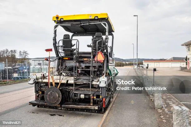 asphalt-paving-machine (1)