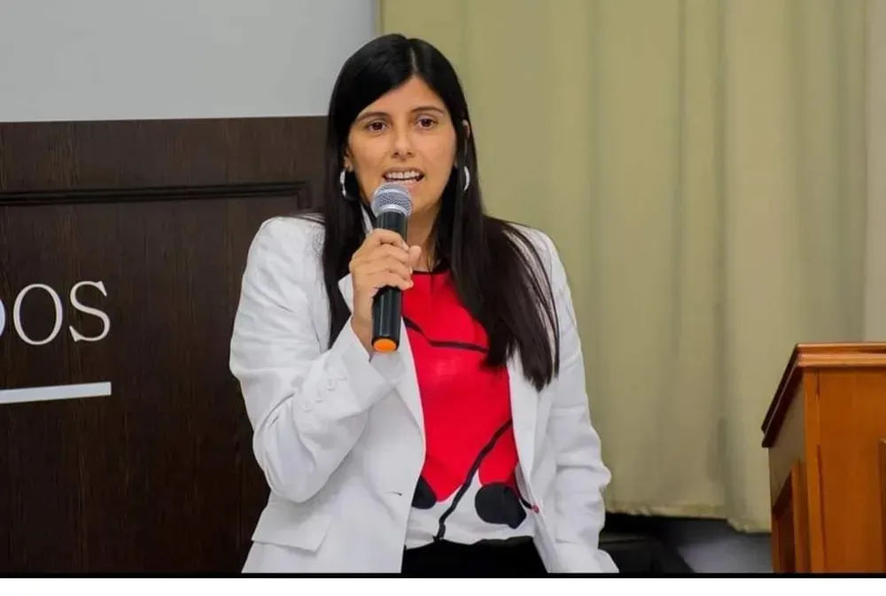 rosales dura critica