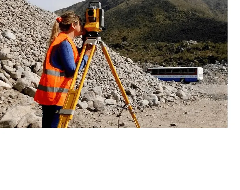 mujer agrimensora